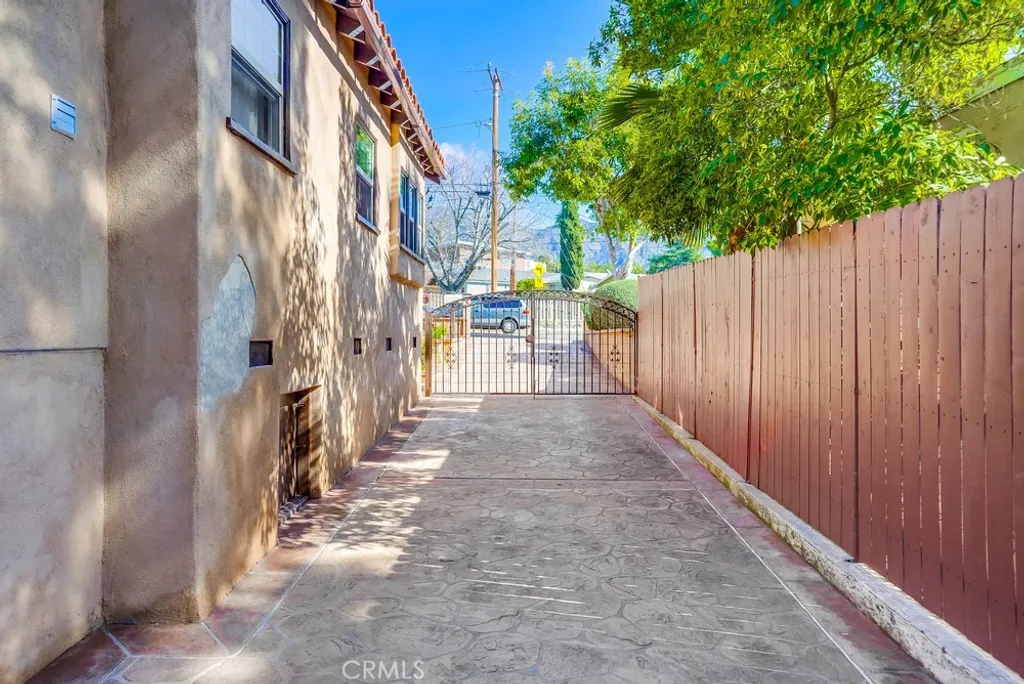 2504 Piedmont Avenue, Montrose, CA 91020