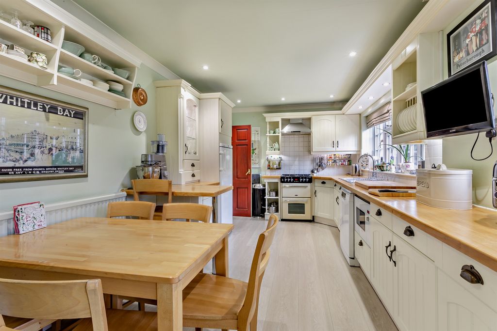 Additional image 4 of 5 bed detached house for saleLeinsters Close, Peterborough PE3