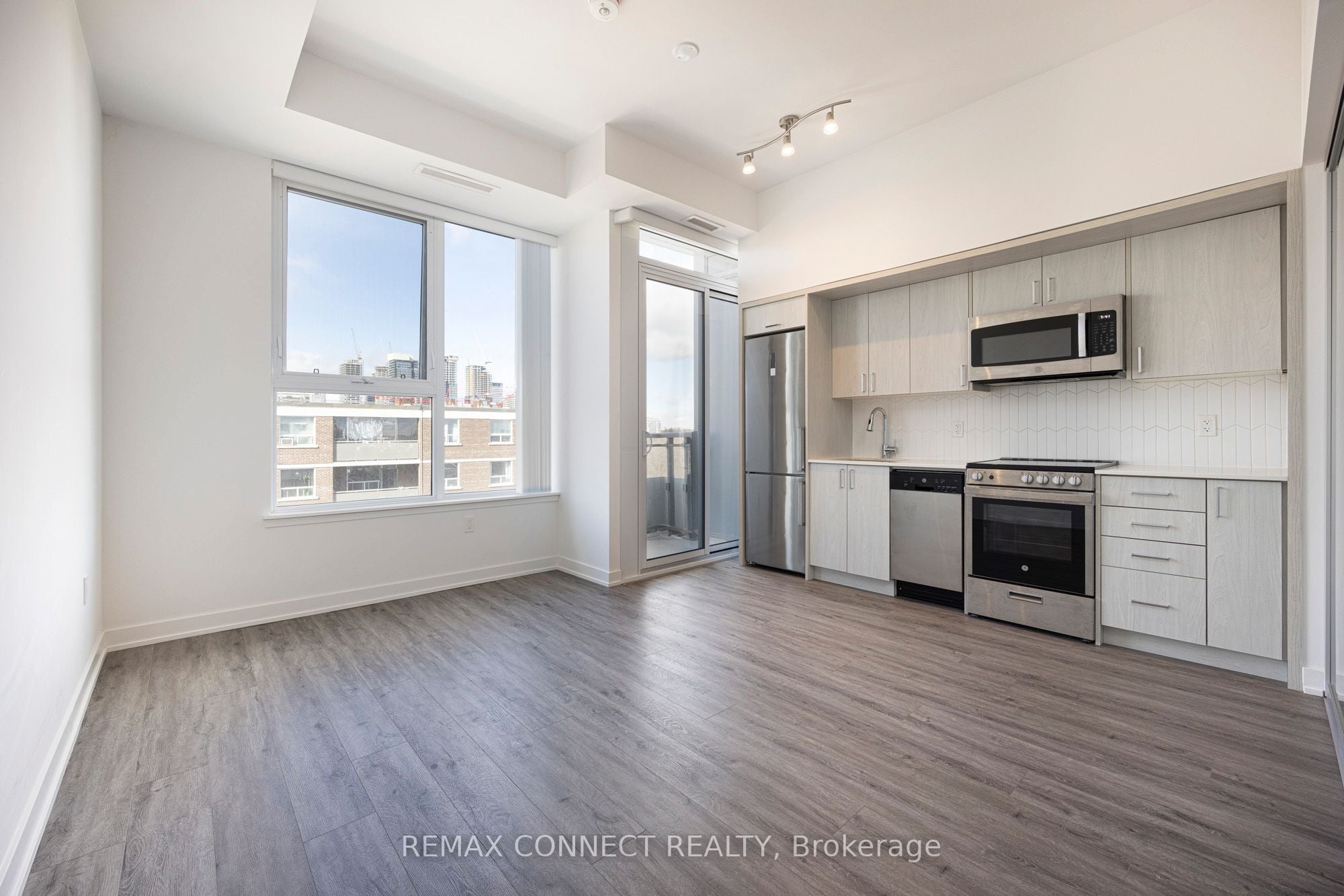 708-1 Cardiff Road, Toronto, ON, M4P 0G2