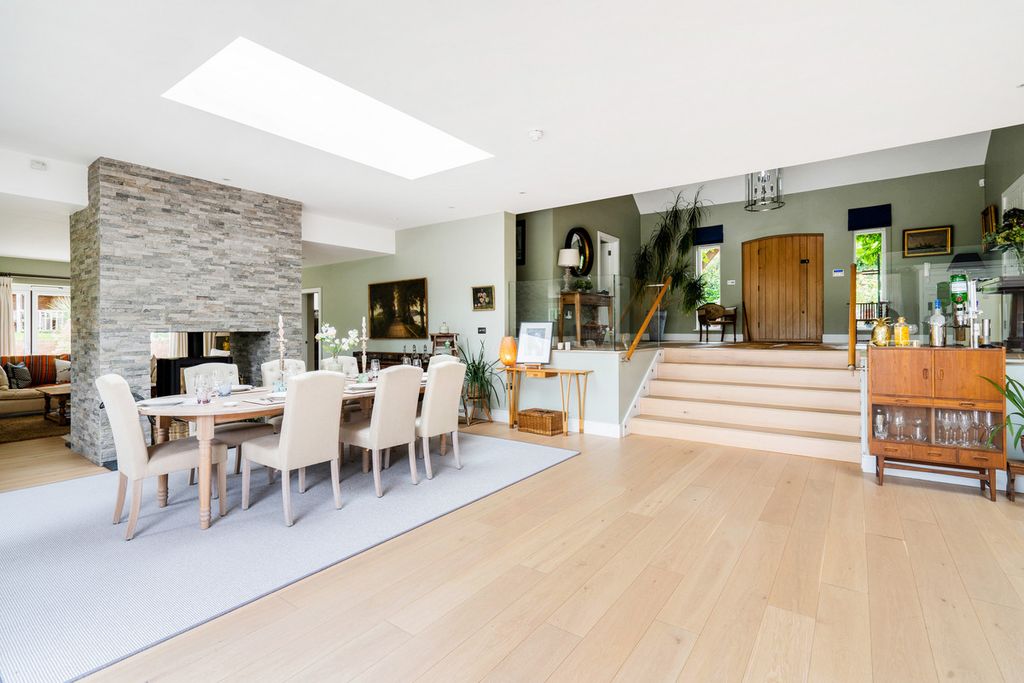 Additional image 4 of 5 bed detached house for saleRemenham Hill Henley-On-Thames, Oxfordshire RG9