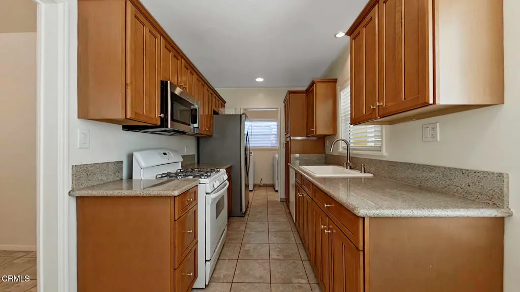 Additional image 15 of 3250 Las Lunas Street, Pasadena, CA