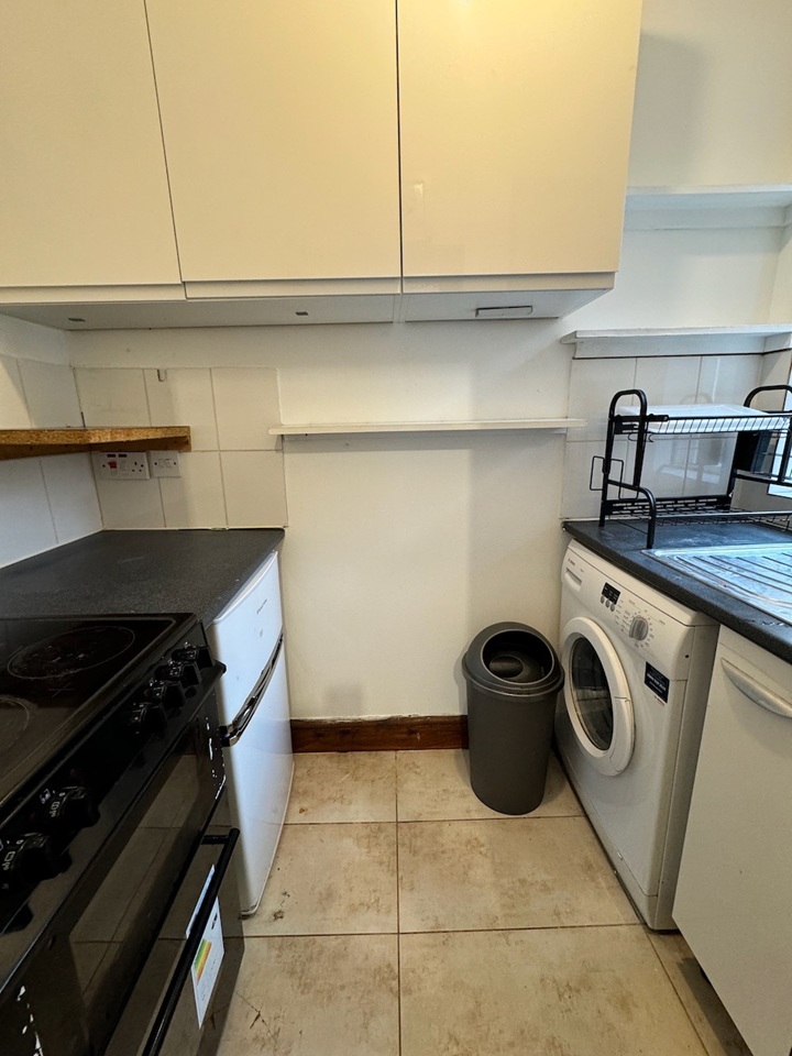 Additional image 18 of 1 Bed Flat, Camden High Street, NW1, N1 7GU