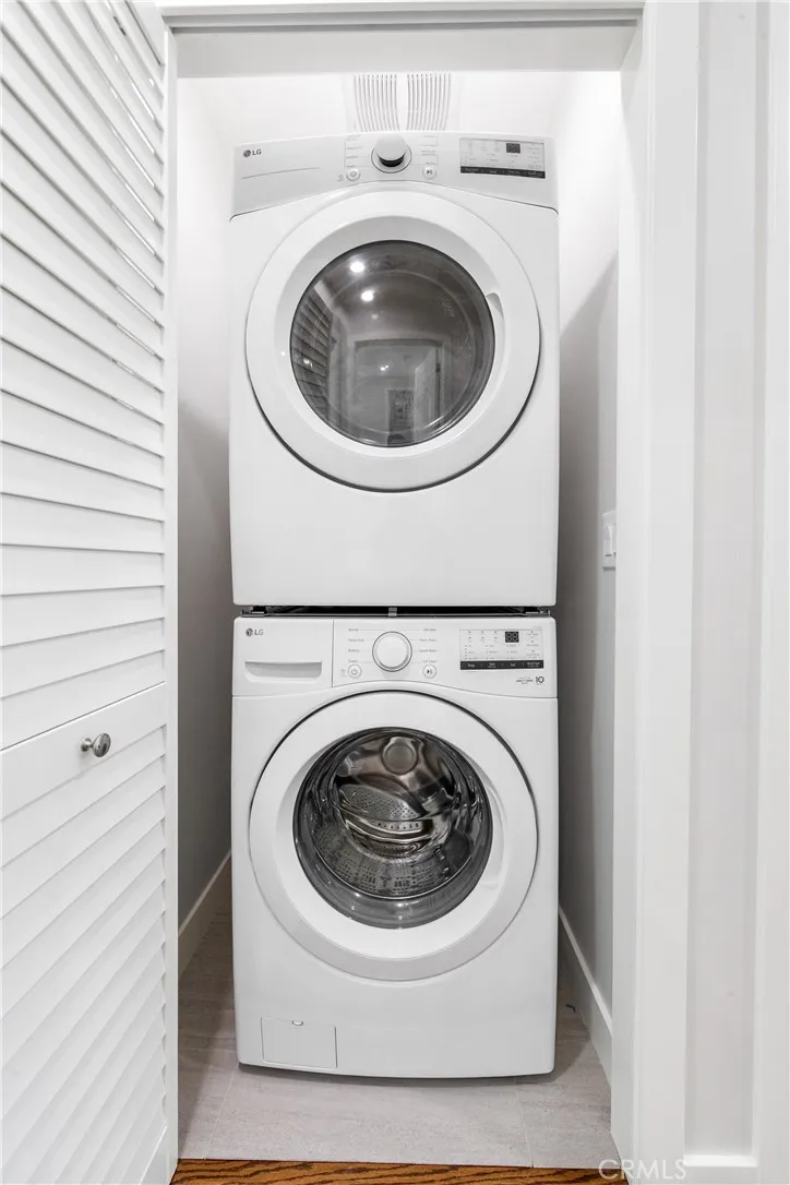 Additional image 91 of 406 Eton Dr, Burbank, CA 91504