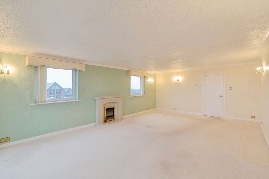 Additional image 7 of 2 bed flat for sale49 South Promenade, Lytham St. Annes, Lancashire FY8