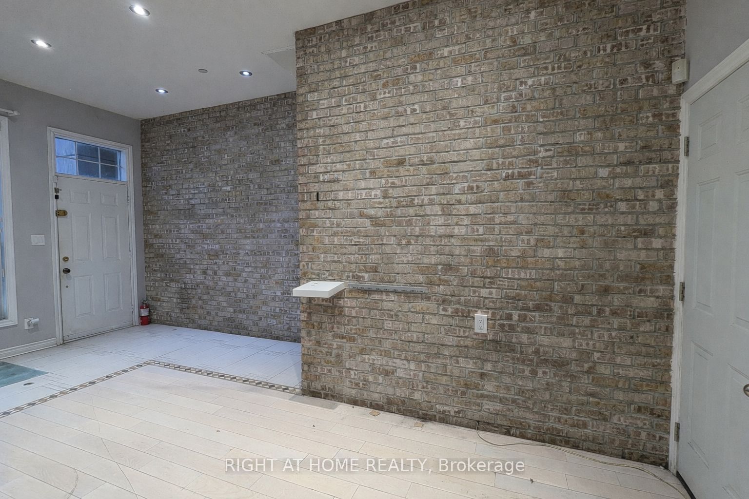 Additional image 4 of 952 The Queensway N/a, Toronto, ON, M8Z 1P5