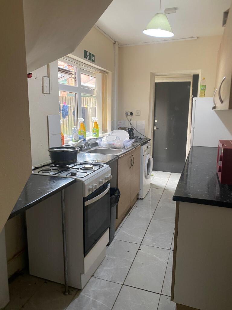 Additional image 4 of Double Room Available, Lilac Avenue, Balsall Heath, B12