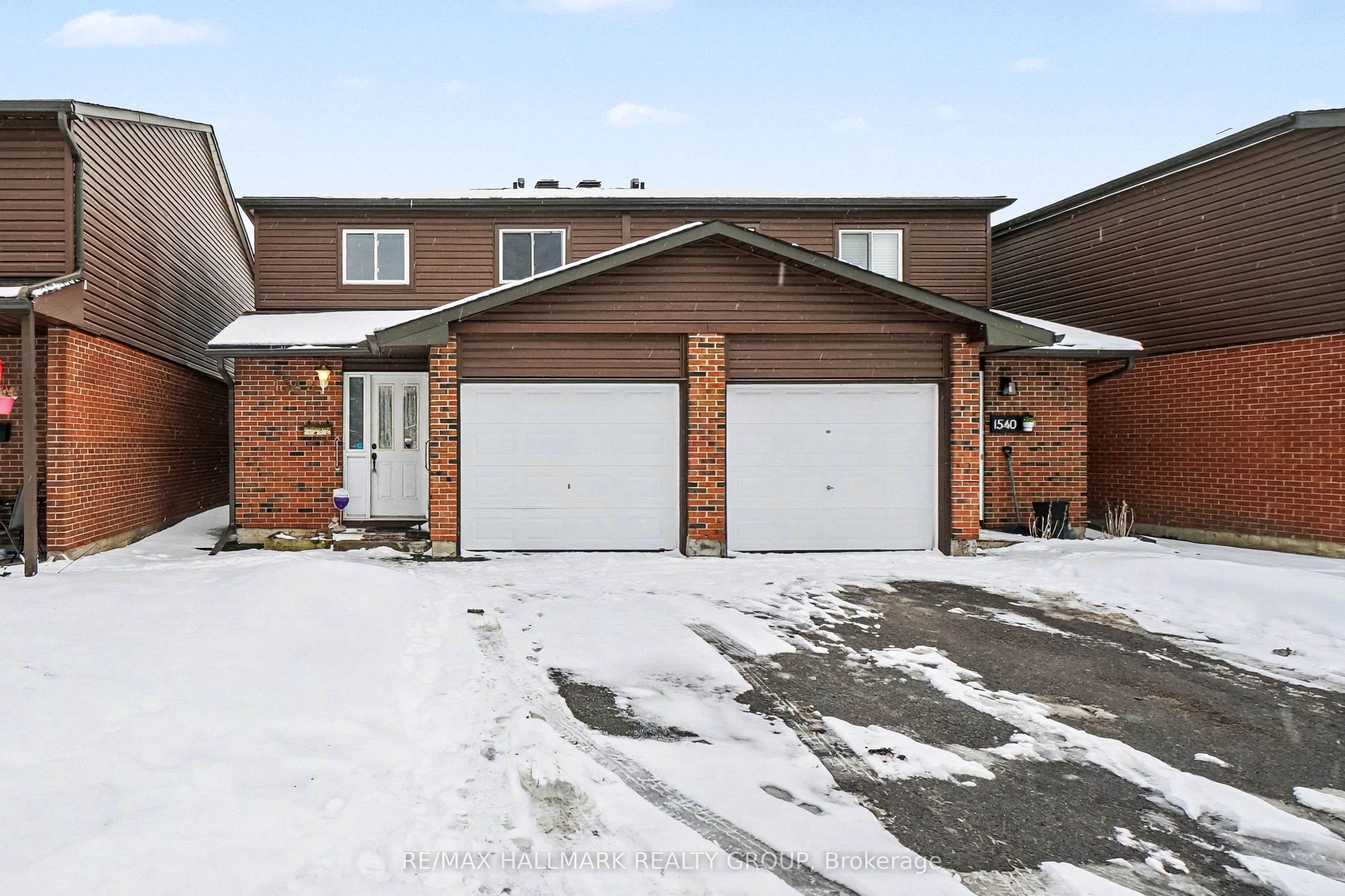 19-1542 Queensdale Avenue, Ottawa, ON, K1T 1R7