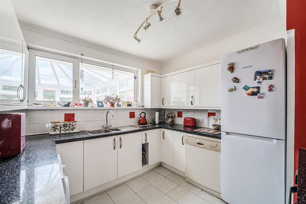 Additional image 6 of 2 bed detached bungalow for saleHeckford Road, Corfe Mullen, Wimborne BH21
