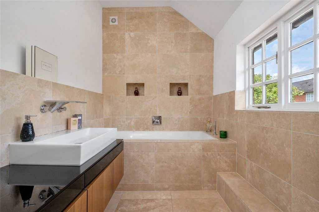 Additional image 10 of 5 bed detached house for saleChestnut Drive, Stretton Hall, Oadby, Leicester LE2