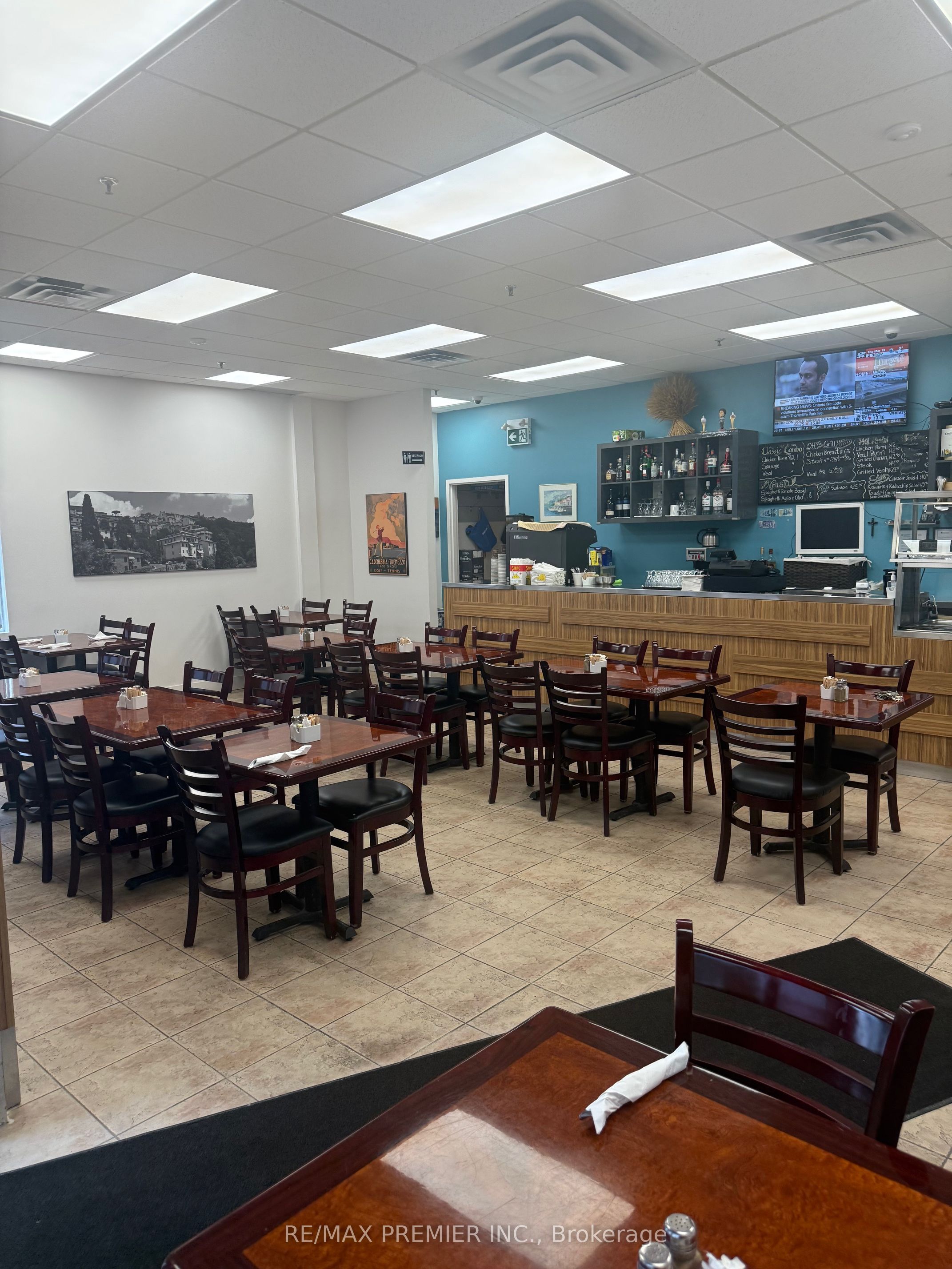 Additional image 2 of 1-167 Applewood Crescent, Vaughan, ON, L4K 4K7