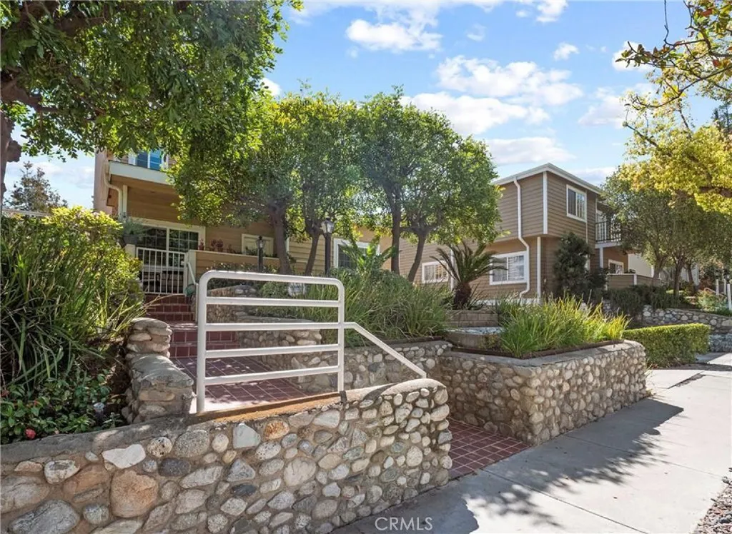 300 Alpine Street Unit 3, Pasadena, CA 91106