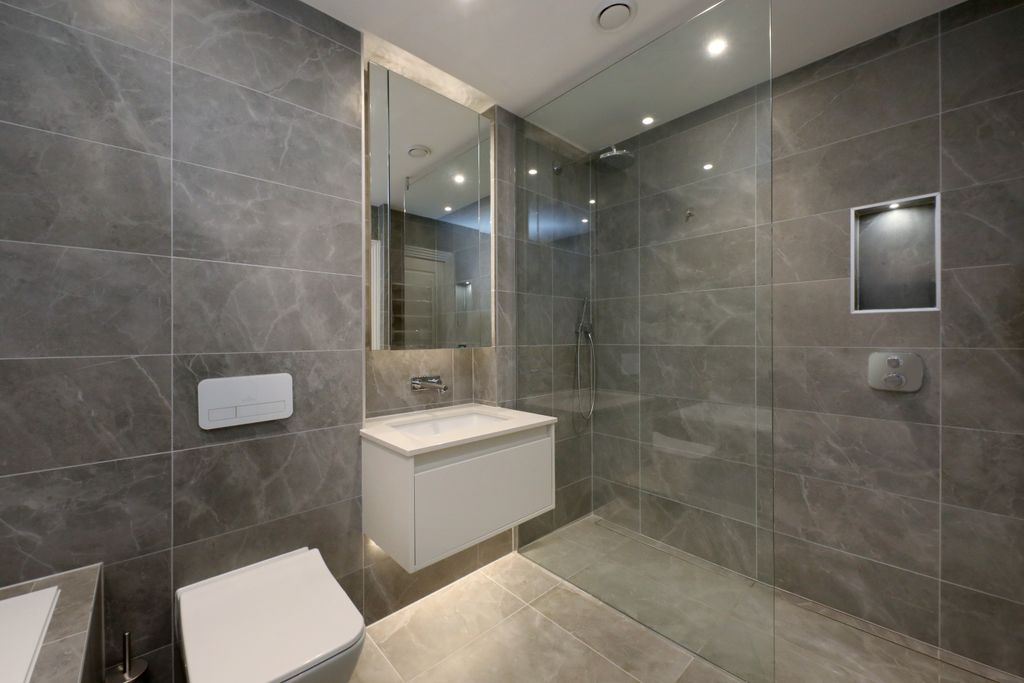Additional image 16 of 4 bed flat for saleGlen Island, Taplow SL6