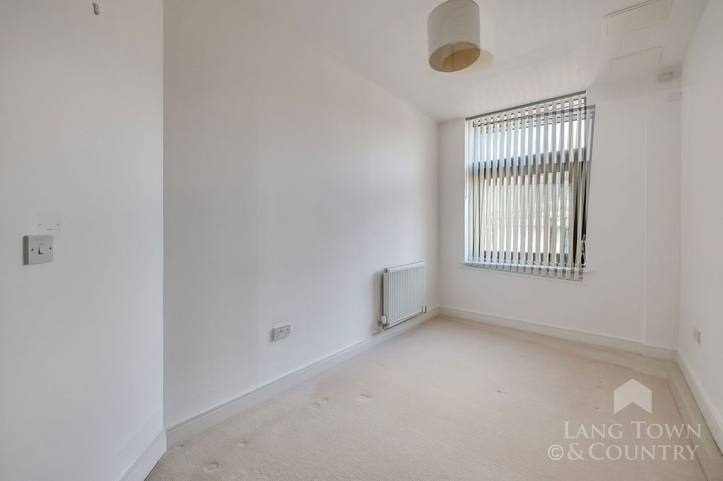Additional image 11 of 2 bed flat for saleCliff Road, The Hoe, Plymouth PL1
