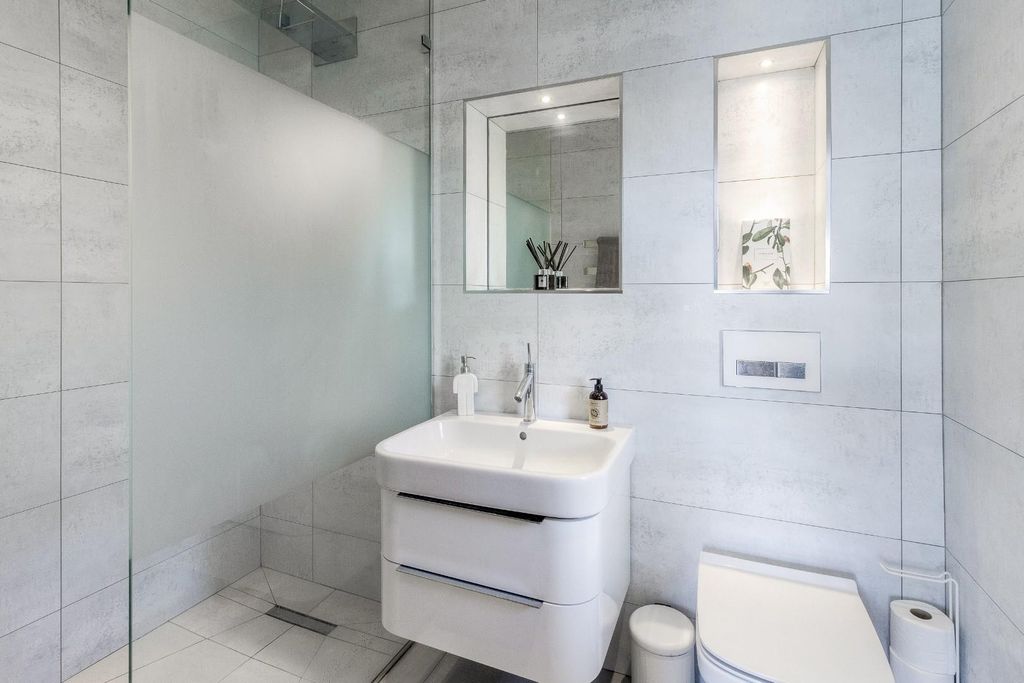 Additional image 30 of 6 bed detached house for saleBelfry Lane, Collingtree Park, Northampton NN4