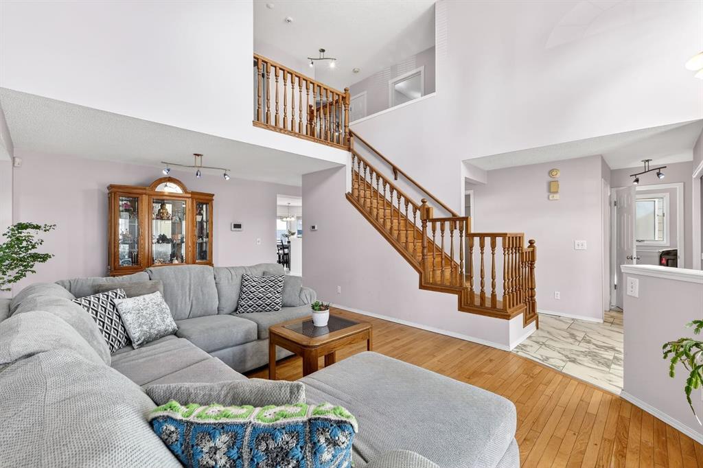 Additional image 5 of 29 Sundown Way SE, Calgary, AB, T2X 3B8