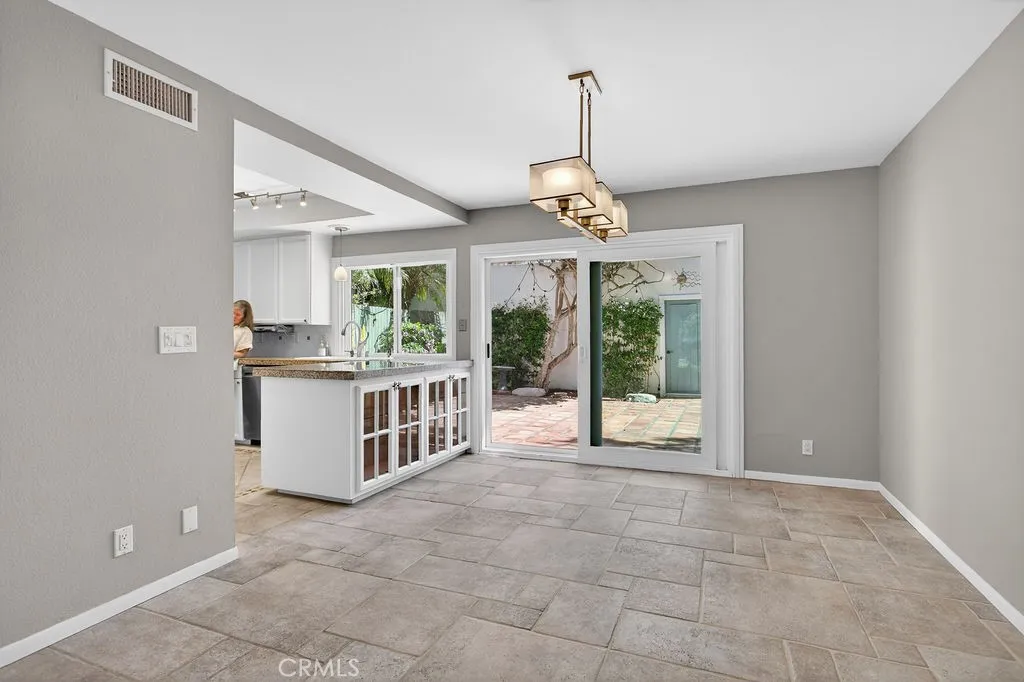 Additional image 24 of 401 Vista Roma, Newport Beach, CA 92660