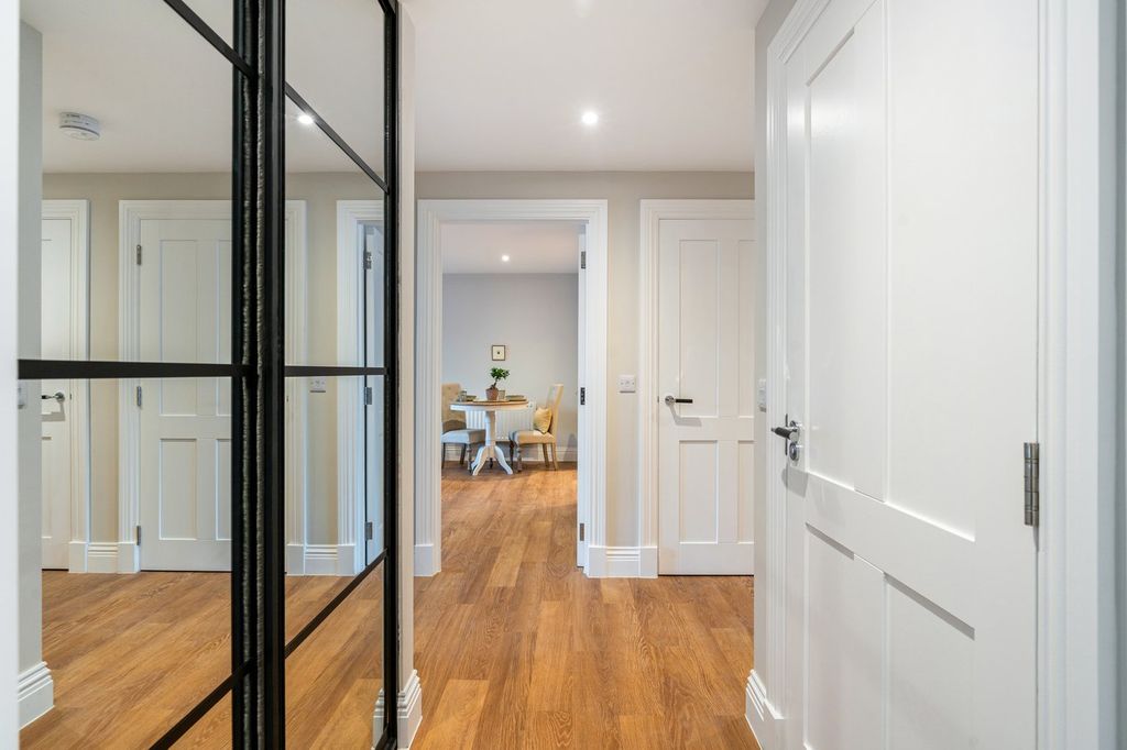 Additional image 11 of 3 bed flat for saleBower House, Arden Lawn, Stratford Road, Henley In Arden, Warwickshire B95