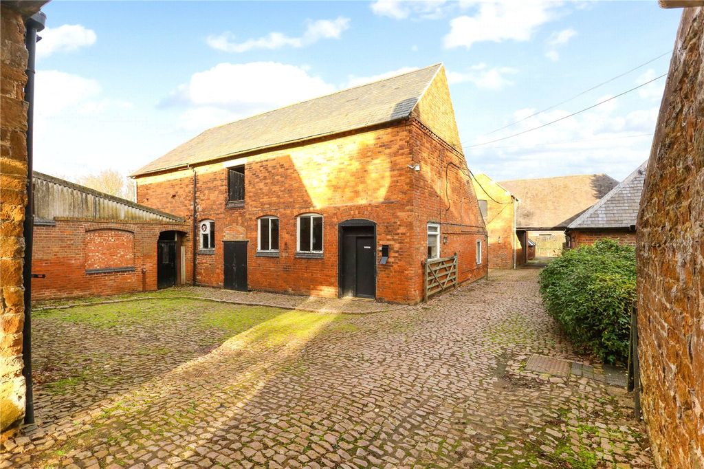 Additional image 12 of 6 bed detached house for saleHalstead House Farm, Oakham Road, Tilton On The Hill, Leicestershire LE7