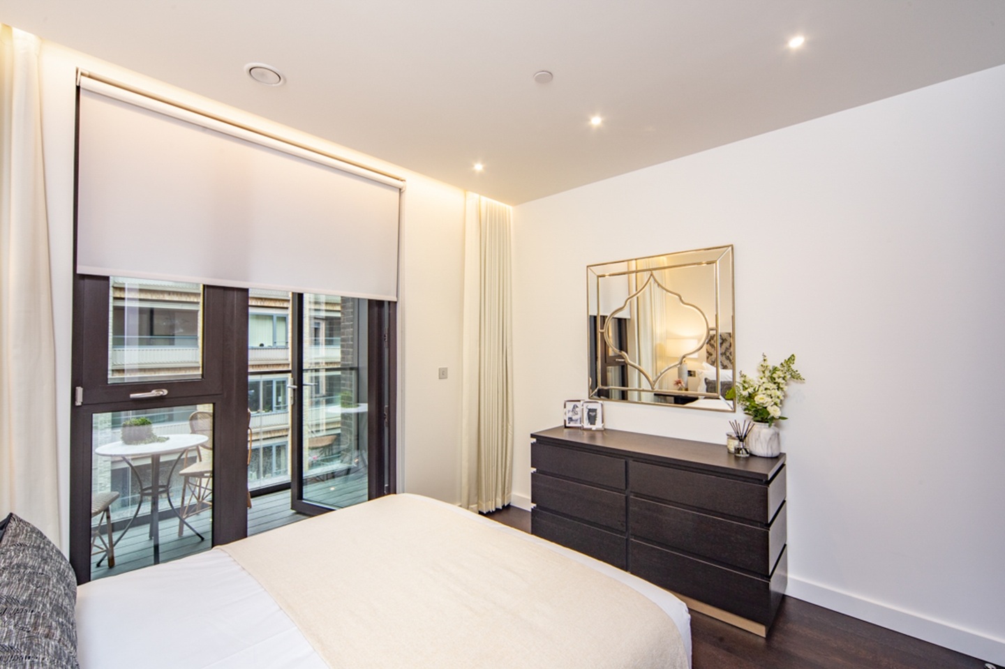 Additional image 10 of 2 Bed Flat, Charles Clowes Walk, SW11, N1 7GU