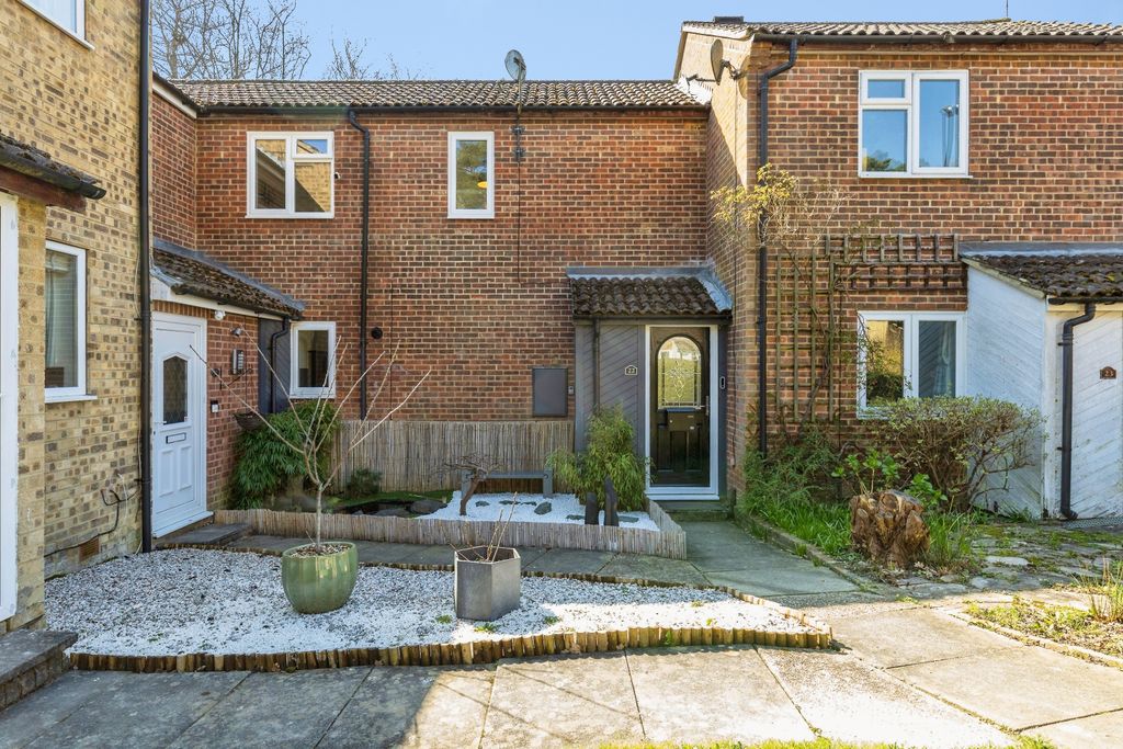 2 bed terraced house for saleBrooklands Road, Crawley RH11