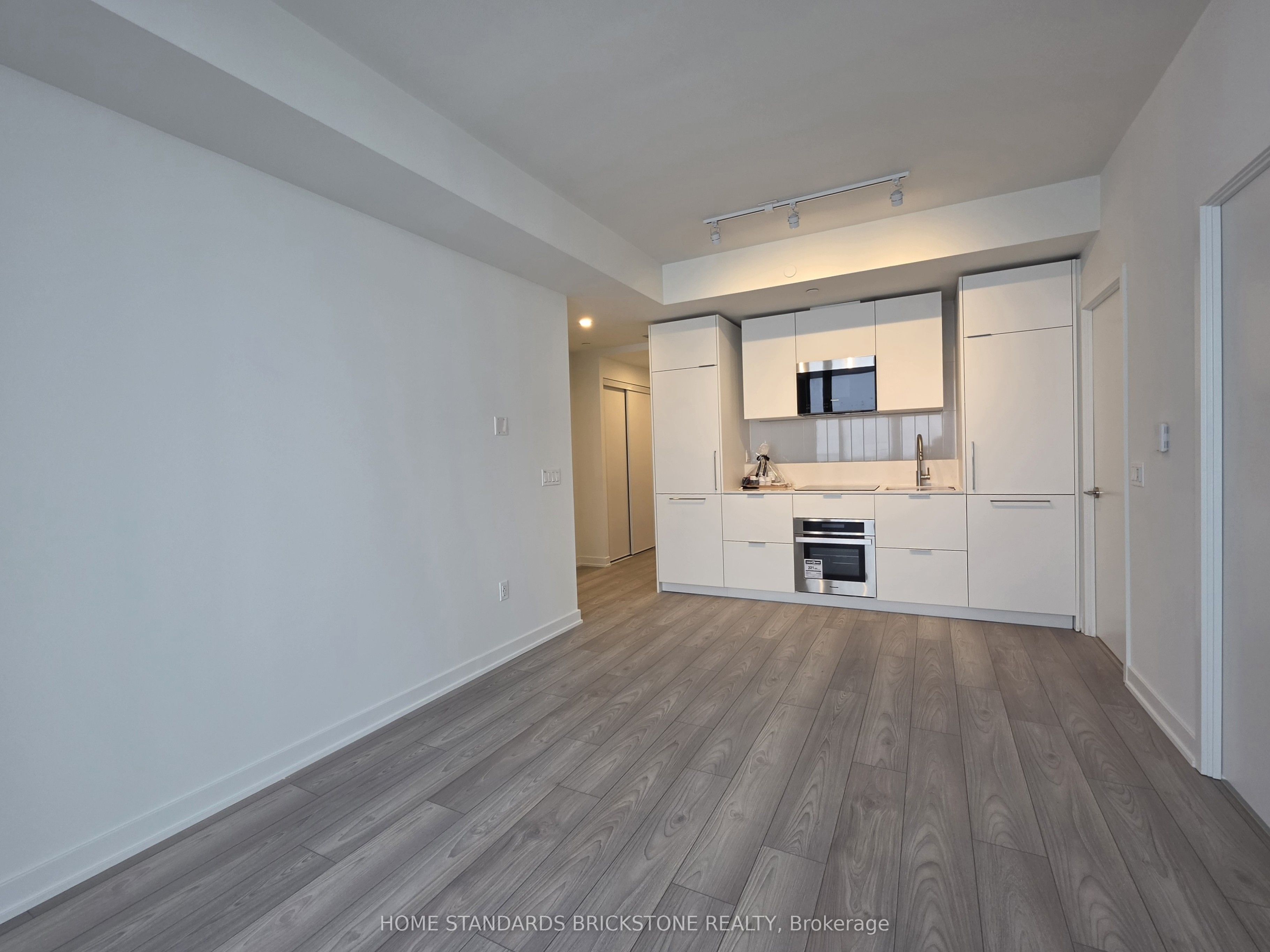 Additional image 4 of 2313-1 Fairview Drive E, Mississauga, ON, L5A 0B4