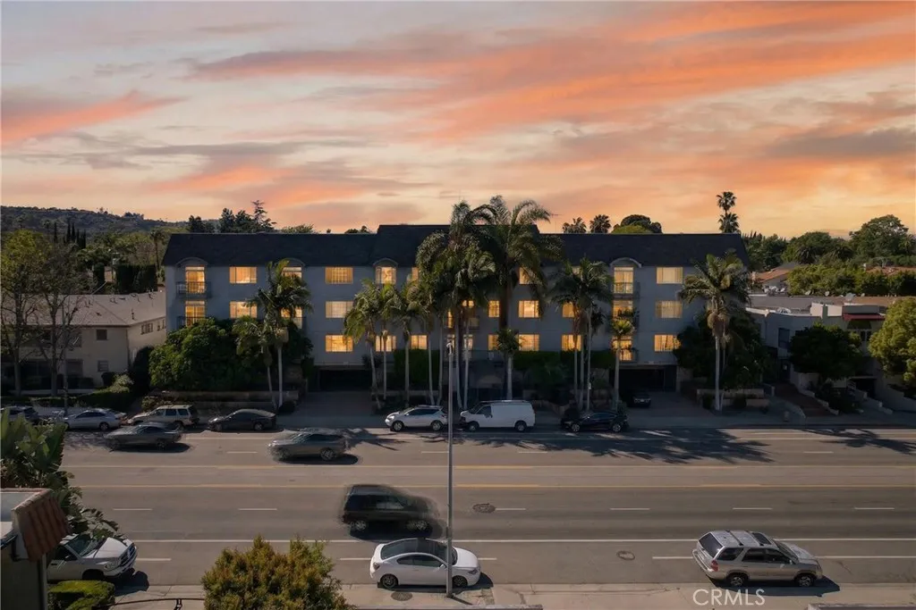 Additional image 37 of 4441 Woodman Avenue Unit 304, Sherman Oaks, CA 91423