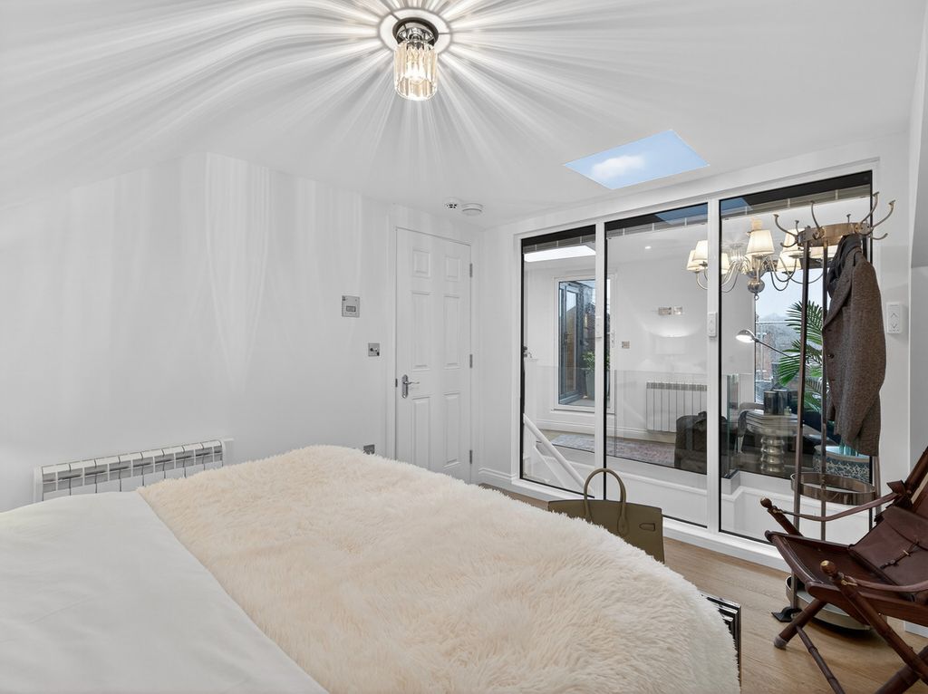 Additional image 22 of 3 bed flat for saleFriday Street Henley-On-Thames, Oxfordshire RG9