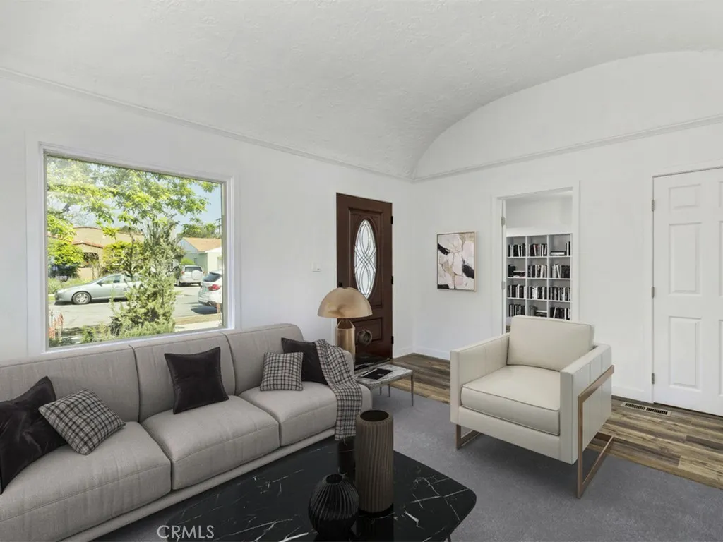 Additional image 8 of 242 W Elmwood Ave, Burbank, CA 91502