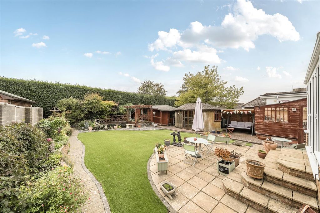 Additional image 10 of 2 bed detached bungalow for saleHeckford Road, Corfe Mullen, Wimborne BH21
