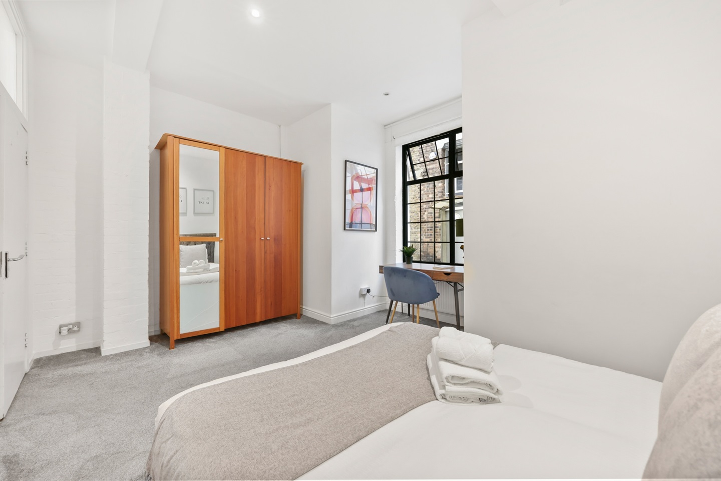 Additional image 6 of 3 Bed Flat, Bevenden Street, N1, N1 7GU