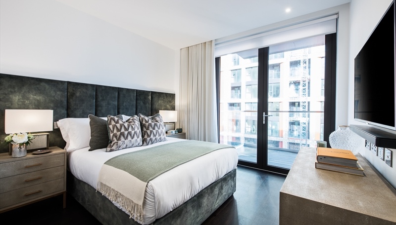 Additional image 6 of 3 Bed Flat, Charles Clowes Walk, SW11, N1 7GU