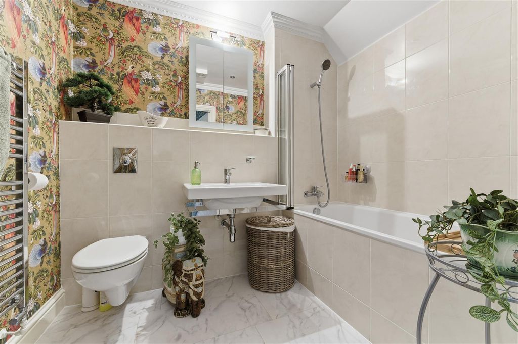 Additional image 8 of 2 bed flat for saleWestern Courtyard, Talygarn, Pontyclun CF72
