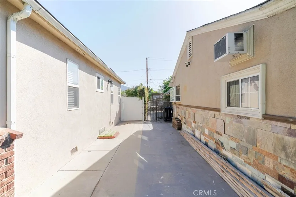 Additional image 70 of 2138 N Frederic Street, Burbank, CA 91504