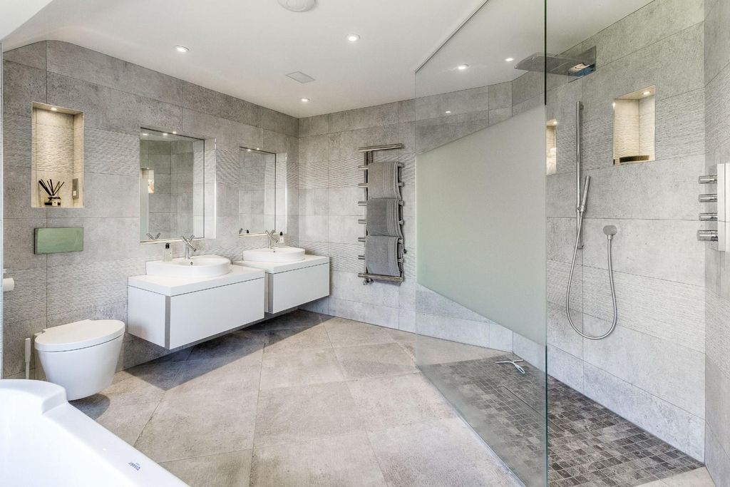 Additional image 21 of 6 bed detached house for saleBelfry Lane, Collingtree Park, Northampton NN4