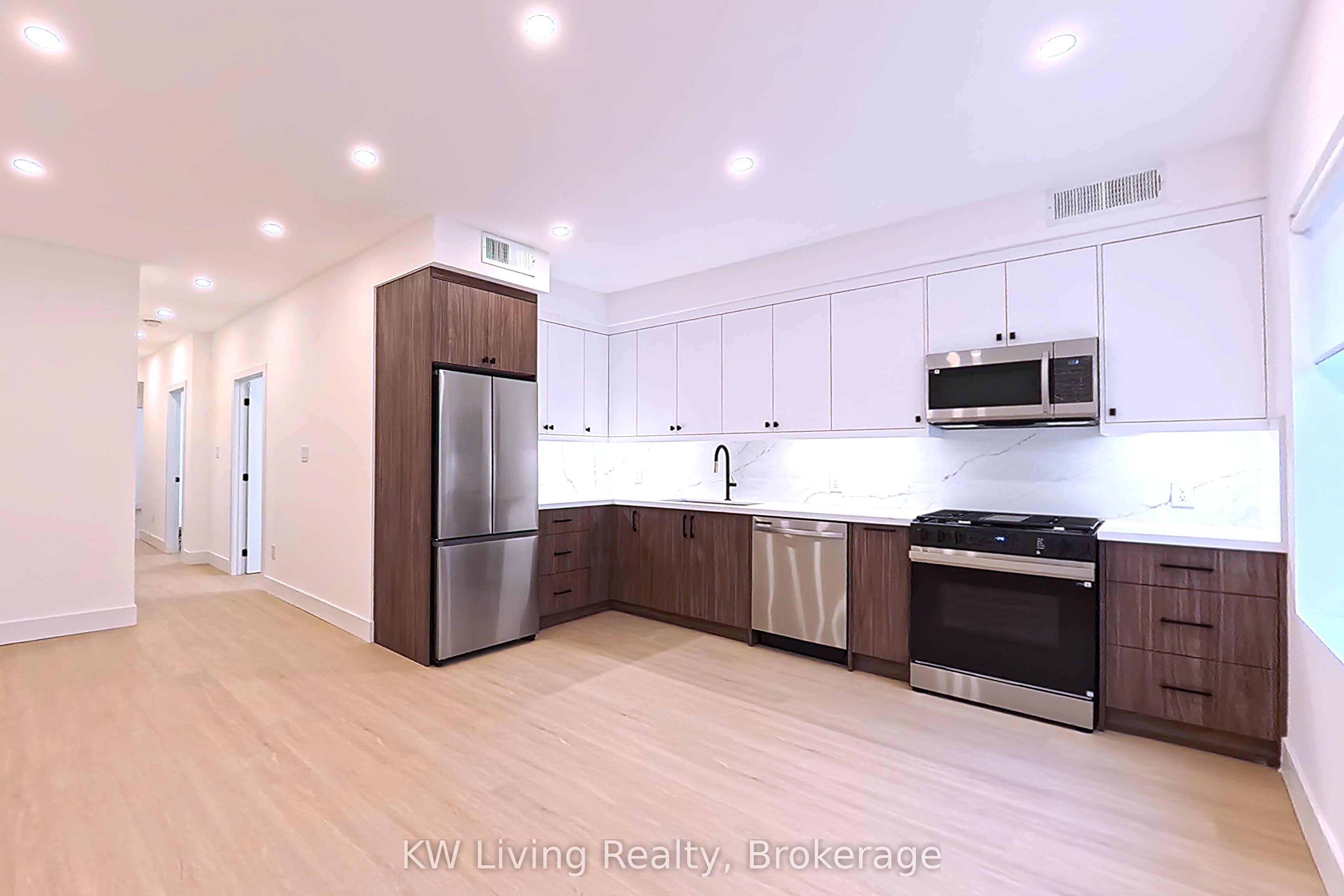 Additional image 2 of 101-712 Eglinton Avenue E, Toronto, ON, M4G 2K7