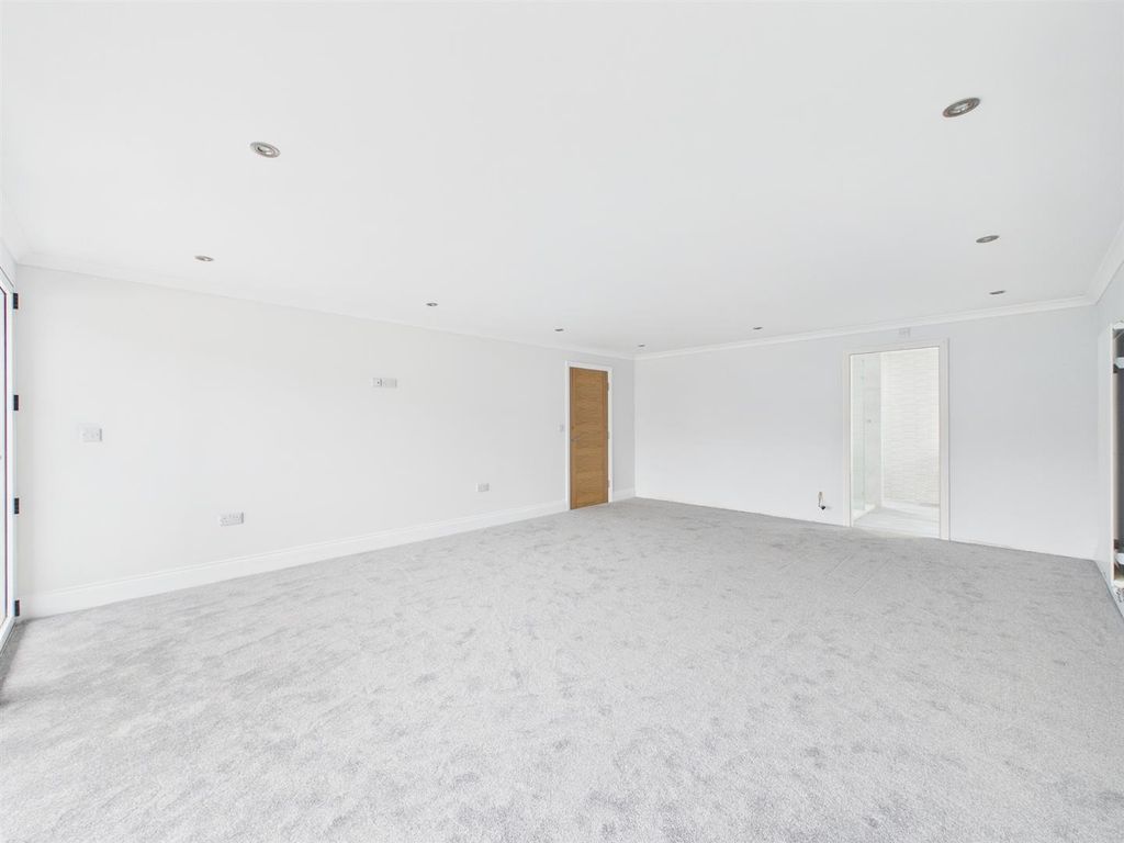 Additional image 17 of 2 bed flat for saleVictoria Road, Wallasey CH45