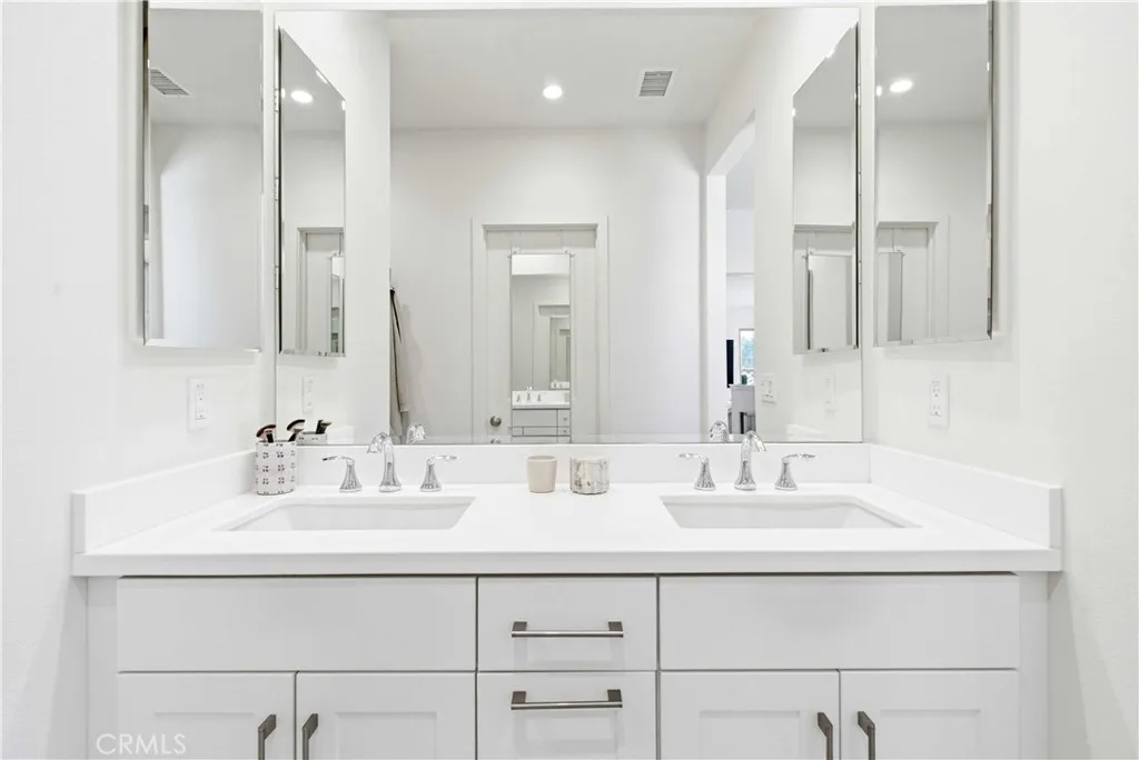 Additional image 91 of 107 Landroute, Irvine, CA 92618