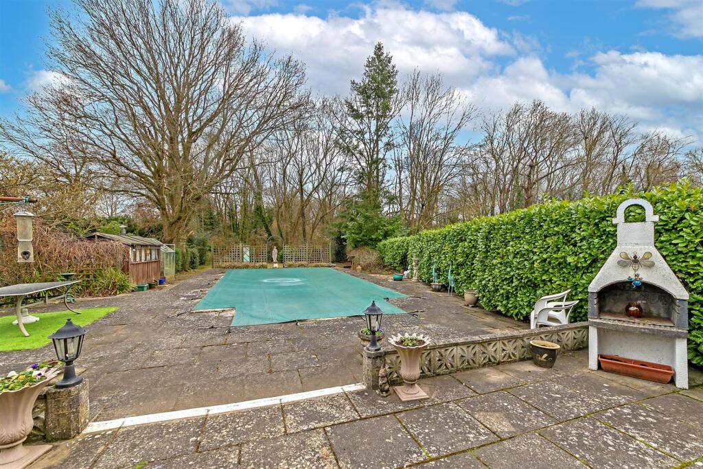 Additional image 16 of Mayflower Road, Park Street, St. Albans