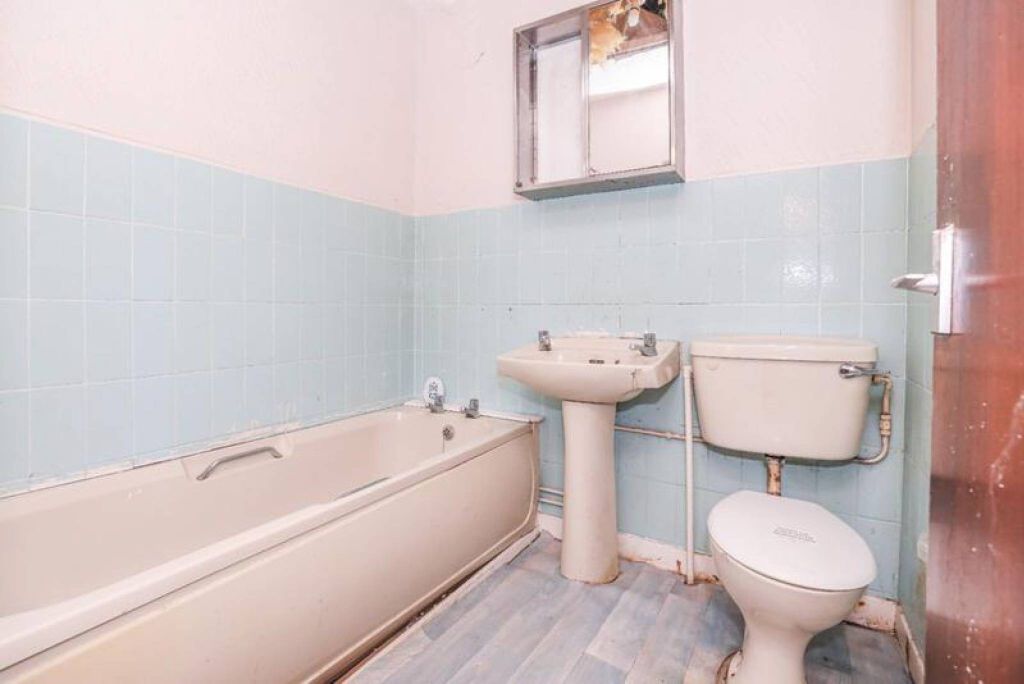 3 bed flat for saleProperty Portfolio, North Lanarkshire ML6 photo 4