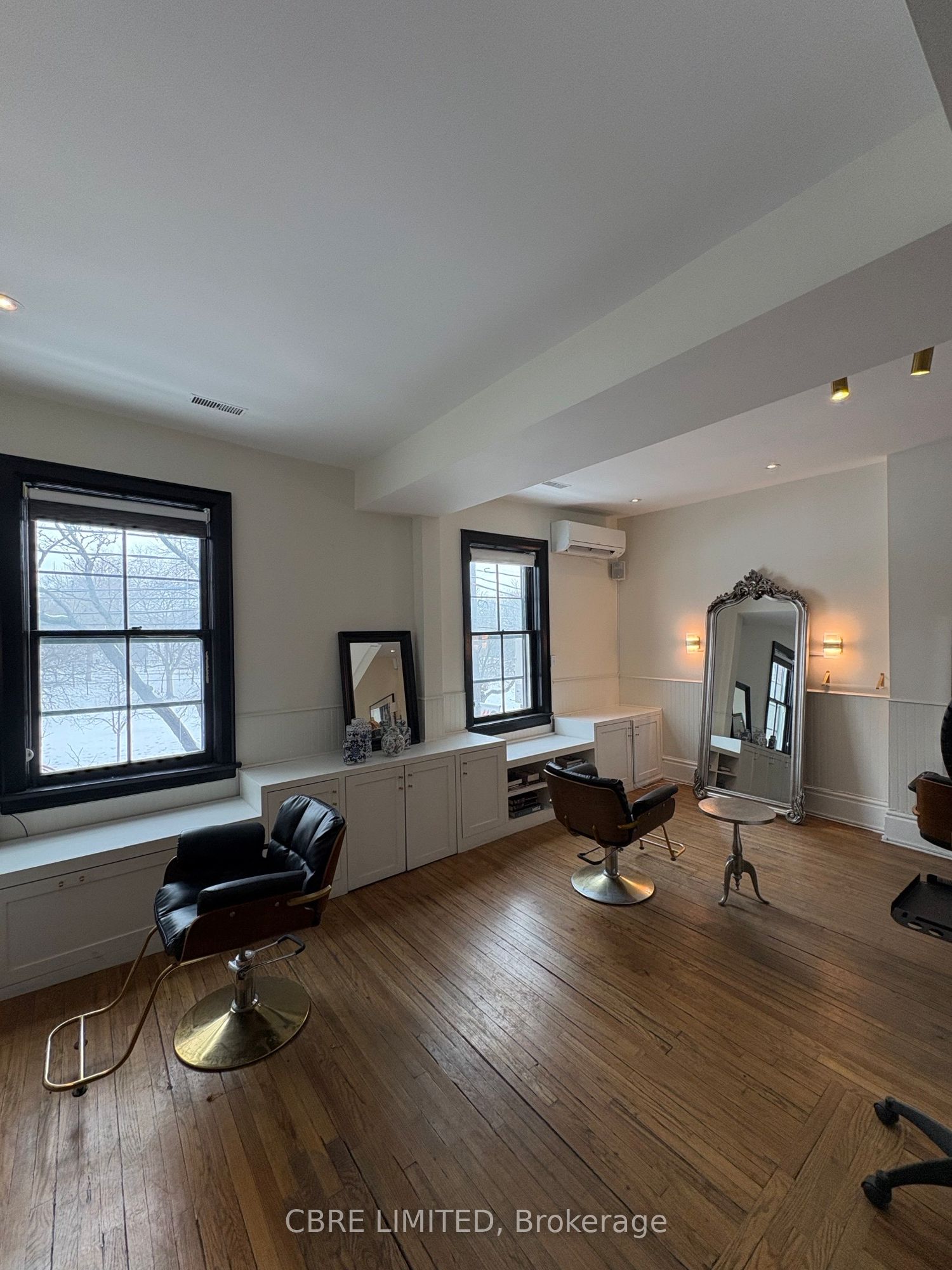 907 Queen Street W, Toronto, ON, M5J 1G5