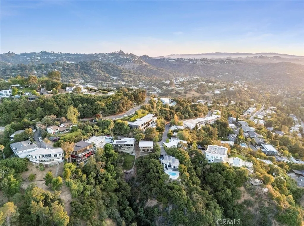 Additional image 22 of 3329 Dona Rosa Dr, Studio City, CA 91604