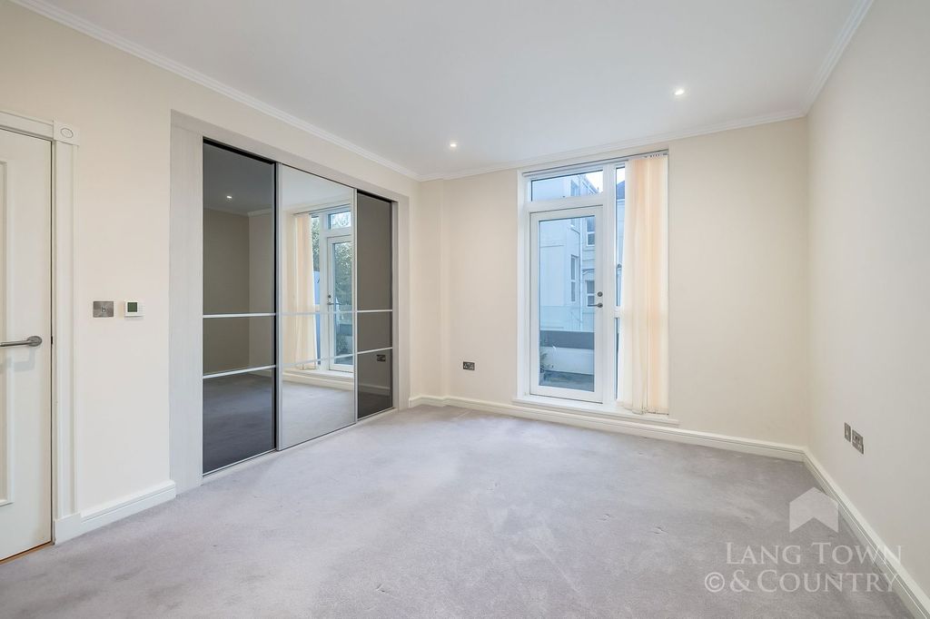 Additional image 9 of 2 bed flat for saleHoe Road, The Hoe, Plymouth PL1