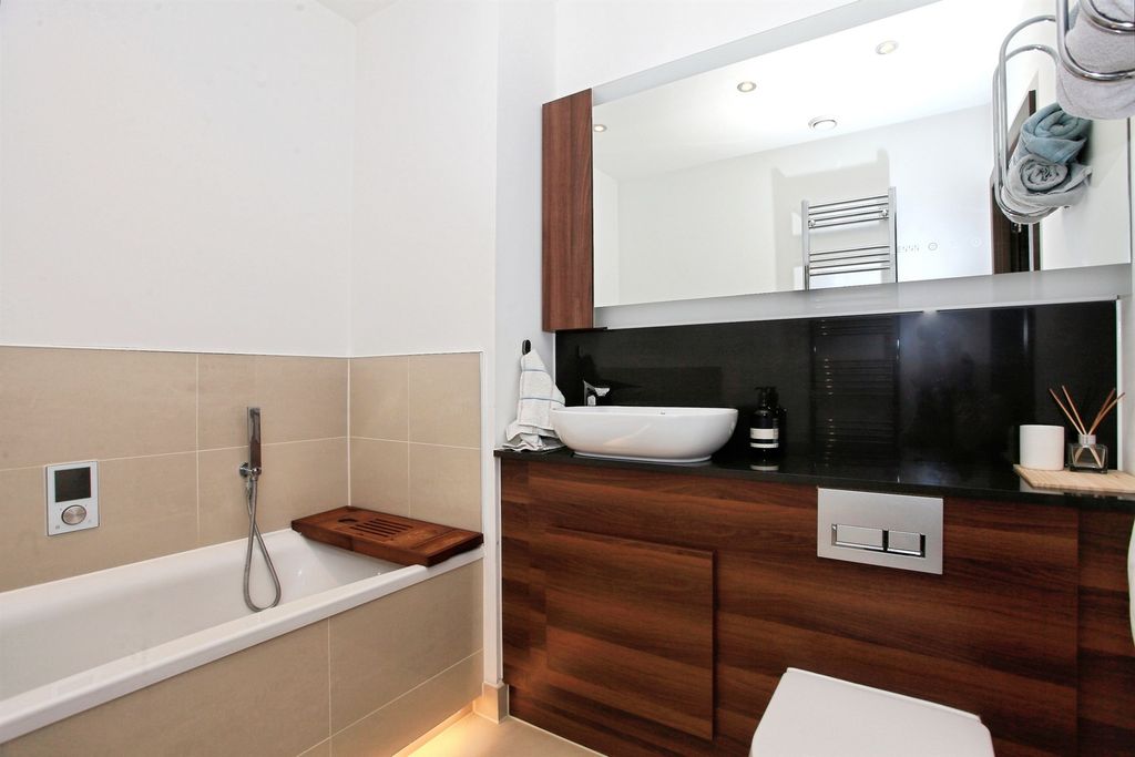Additional image 10 of 2 bed flat for saleEast Station Road, Fletton Quays, Peterborough PE2