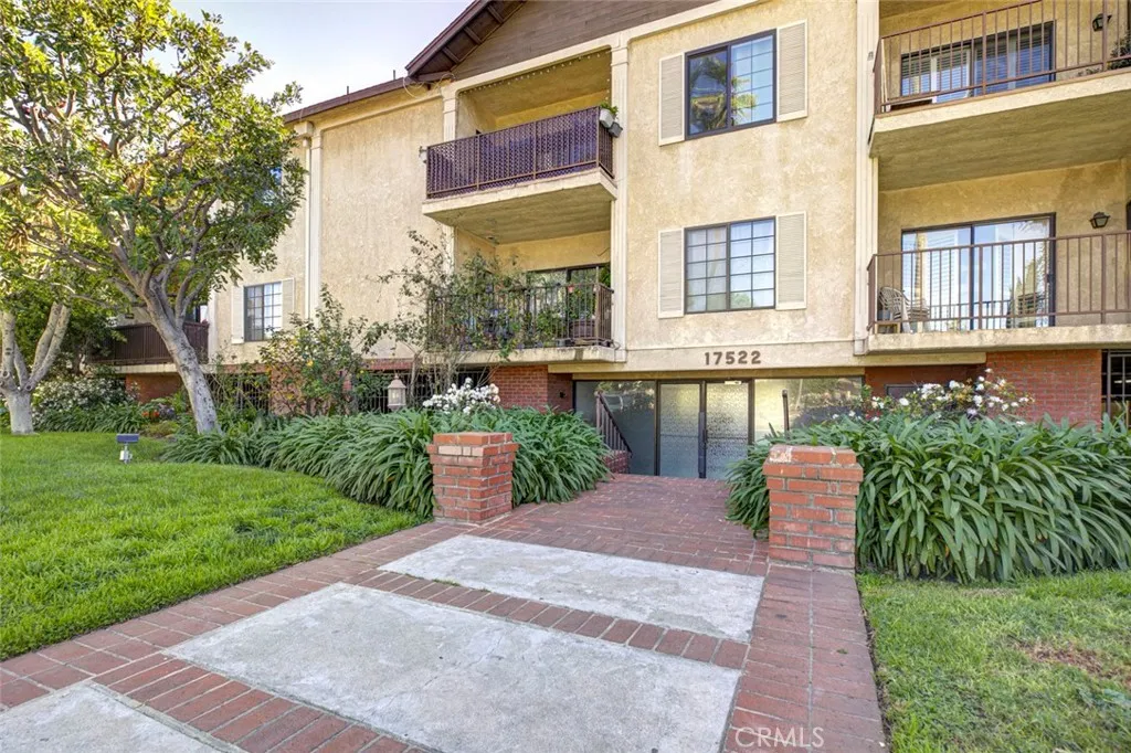 Additional image 40 of 17522 Sherman Way Unit 202, Van Nuys, CA 91406