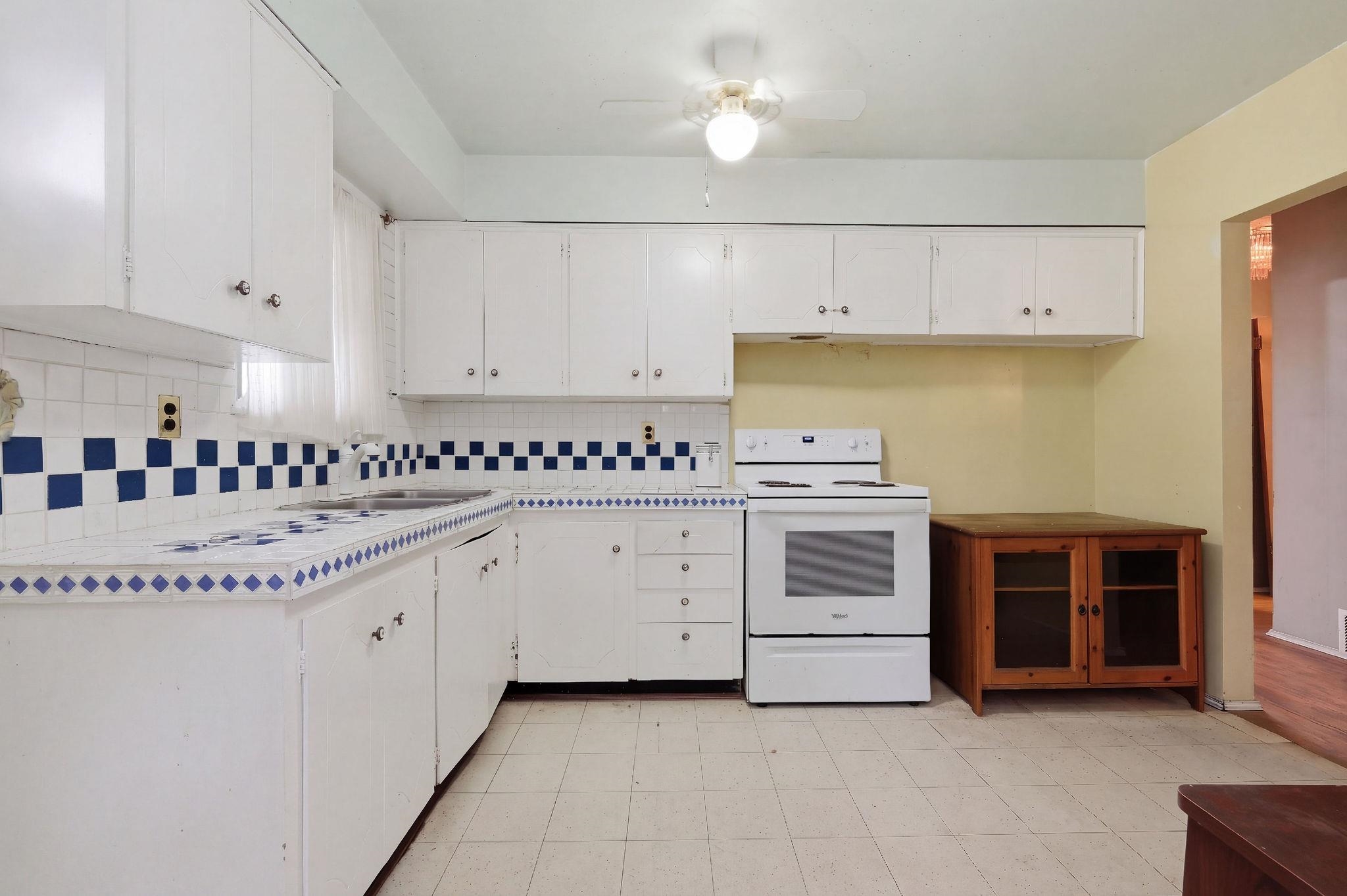 Additional image 6 of 4745 Gilpin Court, Burnaby, BC, V5G 3A1