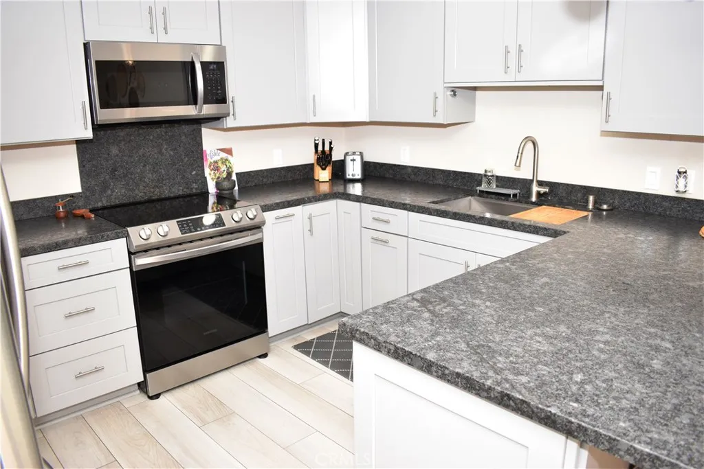 Additional image 20 of 6815 Remmet Ave Unit 213, Canoga Park, CA 91303