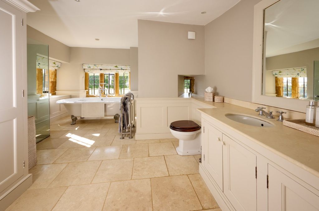 Additional image 9 of 6 bed detached house for salePlumpton, Nr Towcester, South Northamptonshire NN12
