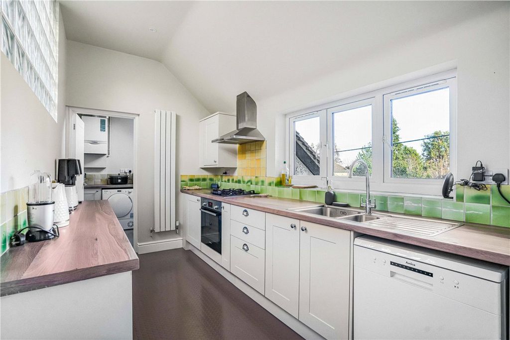 Additional image 15 of 6 bed flat for saleEynsham Road, Oxford, Oxfordshire OX2