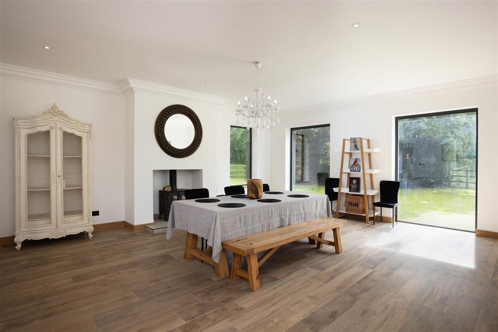 Additional image 17 of 5 bed detached house for saleCrocodile House, Manor Gardens, Thorner, Leeds LS14