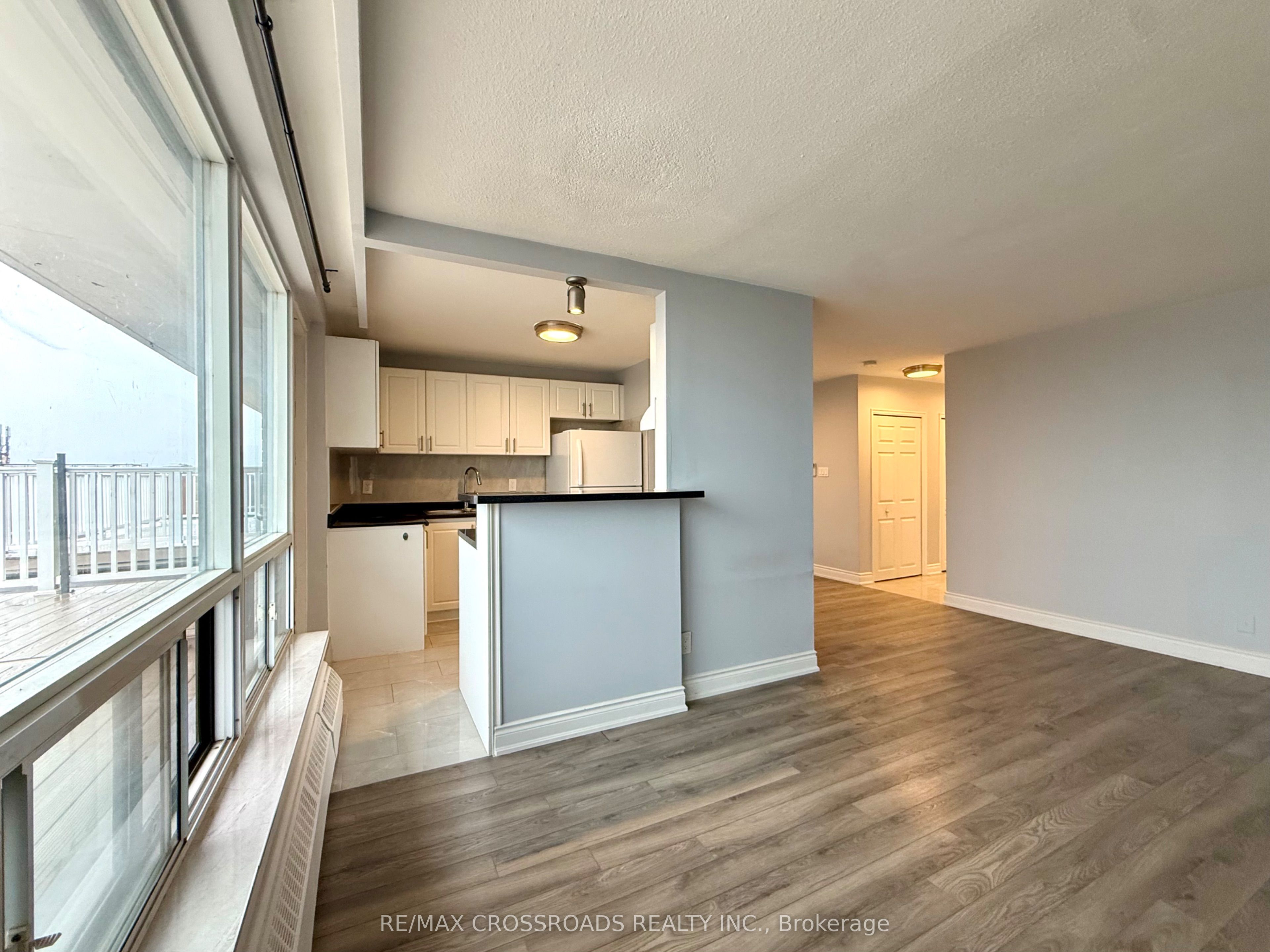 Additional image 2 of 802-363 Lakeshore Road, Mississauga, ON, L5G 1H7